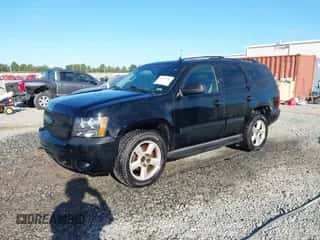 2011 Chevrolet Tahoe LT z VIN 1GNSCBE01BR276620, wystawiony jako IAAI lot #43347276 z przebiegiem 208 456 mil mil oraz . Historia ofert i sprzedaży dostępna na DreamBid. Obrazek 2.