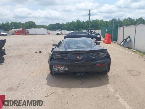 2015 Chevrolet Corvette Z06 3LZ with VIN 1G1YT2D6XF5601845, listed as a IAAI auction lot 42564055 with 99,989 mi miles and . Bid and sale history available at DreamBid. Image 17.