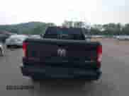 2022 Ram 1500 Big Horn z VIN 1C6RRFFG9NN400564, wystawiony jako IAAI lot #42364826 z przebiegiem 18 618 mil mil oraz . Historia ofert i sprzedaży dostępna na DreamBid. Obrazek 17.