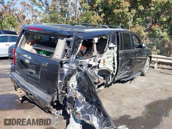 2016 Chevrolet Suburban LTZ с VIN 1GNSKJKC6GR476931, выставлен на аукционе IAAI как лот 41891209 с пробегом 125 791 миль миль и . История ставок и продаж доступна на DreamBid. Изображение 4.