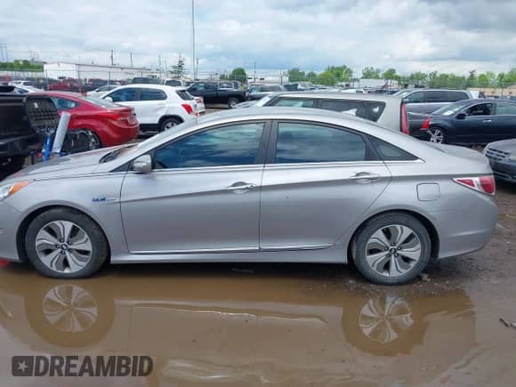 2013 Hyundai Sonata Limited with VIN KMHEC4A4XDA079758, listed as a IAAI auction lot 42205970 with 152,341 mi miles and . Bid and sale history available at DreamBid. Image 14.
