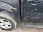 2008 Nissan Frontier Nismo z VIN 1N6AD07U38C440335, wystawiony jako IAAI lot #41760107 z przebiegiem 160 135 mil mil oraz . Historia ofert i sprzedaży dostępna na DreamBid. Obrazek 19.