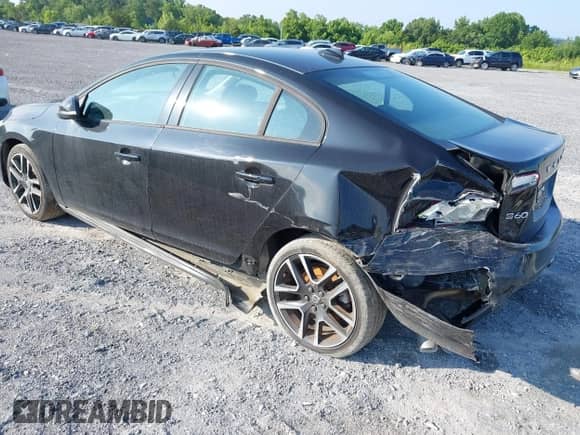 2017 Volvo S60 Dynamic с VIN YV126MFL4H2433816, выставлен на аукционе IAAI как лот 41924157 с пробегом 80 000 миль миль и . История ставок и продаж доступна на DreamBid. Изображение 3.