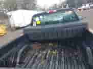 2003 GMC Sierra 1500 SLE z VIN 1GTEK14V93Z210124, wystawiony jako IAAI lot #41865692 z przebiegiem 287 516 mil mil oraz . Historia ofert i sprzedaży dostępna na DreamBid. Obrazek 8.