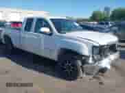 2007 GMC Sierra 1500 Work Truck z VIN 1GTEK19067Z584984, wystawiony jako IAAI lot #42665256 z przebiegiem 421 447 mil mil oraz . Historia ofert i sprzedaży dostępna na DreamBid. Obrazek 1.