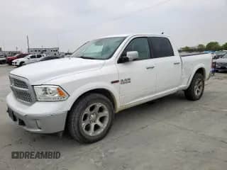 2018 Ram 1500 Laramie z VIN 1C6RR7VM0JS312821, wystawiony jako Copart lot #49554905 z przebiegiem 199 380 mil mil oraz Szkoda całkowita • Salvage title. Historia ofert i sprzedaży dostępna na DreamBid. Obrazek 1.