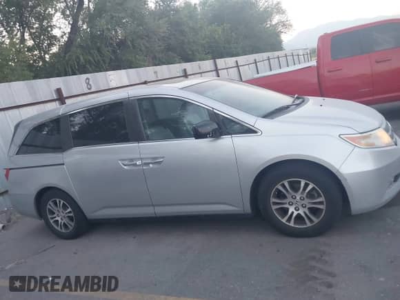 2013 Honda Odyssey EX-L с VIN 5FNRL5H67DB002193, выставлен на аукционе IAAI как лот 42929695 с пробегом 214 058 миль миль и . История ставок и продаж доступна на DreamBid. Изображение 13.