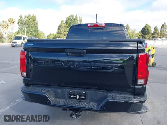 2023 Chevrolet Colorado 2WD LT с VIN 1GCPSCEK1P1173888, выставлен на аукционе IAAI как лот 42339296 с пробегом 19 513 миль миль и . История ставок и продаж доступна на DreamBid. Изображение 17.