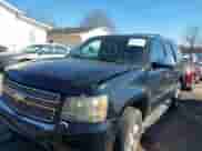 2009 Chevrolet Tahoe LTZ с VIN 1GNFC33J69R260104, выставлен на аукционе IAAI как лот 41391665 с пробегом 232 429 миль миль и . История ставок и продаж доступна на DreamBid. Изображение 2.