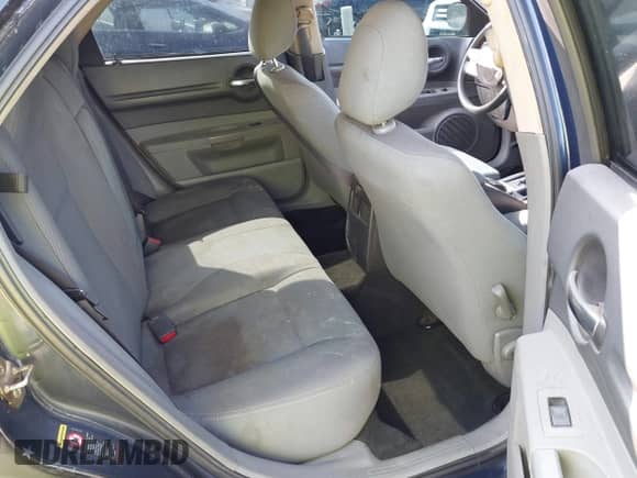 2005 Dodge Magnum SE with VIN 2D8FV48T05H516283, listed as a IAAI auction lot 40663902 with 177,973 mi miles and . Bid and sale history available at DreamBid. Image 8.