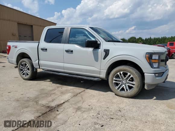 2023 Ford F-150 XL z VIN 1FTFW1E52PKF39785, wystawiony jako Copart lot #71201165 z przebiegiem 30 433 mil mil oraz Szkoda całkowita • Salvage title. Historia ofert i sprzedaży dostępna na DreamBid. Obrazek 4.