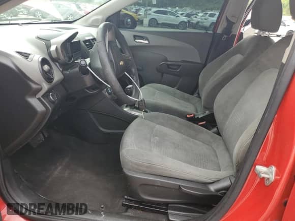 2012 Chevrolet Sonic LS z VIN 1G1JA5SH1C4221176, wystawiony jako Copart lot #67767445 z przebiegiem 204 833 mil mil oraz Szkoda całkowita • Salvage title. Historia ofert i sprzedaży dostępna na DreamBid. Obrazek 7.