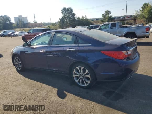 2013 Hyundai Sonata SE with VIN 5NPEC4AB5DH683598, listed as a Copart auction lot 80412835 with 140,251 mi miles and Clean title. Bid and sale history available at DreamBid. Image 2.