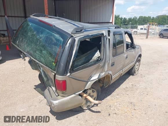 2003 Chevrolet Blazer LS with VIN 1GNDT13X73K101849, listed as a IAAI auction lot 42833790 with 231,538 mi miles and . Bid and sale history available at DreamBid. Image 13.