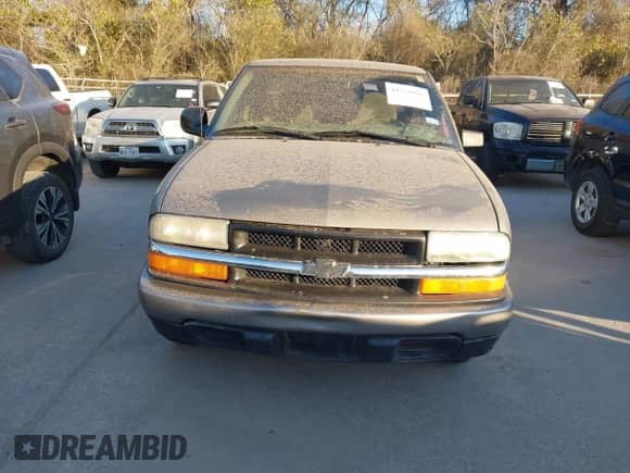 1998 Chevrolet S-10 LS с VIN 1GCCS19X2W8134628, выставлен на аукционе IAAI как лот 41778982 с пробегом 126 449 миль миль и . История ставок и продаж доступна на DreamBid. Изображение 6.