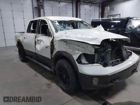 2017 Ram 1500 Limited z VIN 1C6RR7PT3HS813992, wystawiony jako IAAI lot #40414153 z przebiegiem 190 086 mil mil oraz . Historia ofert i sprzedaży dostępna na DreamBid. Obrazek 1.