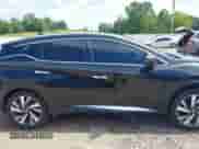 2018 Nissan Murano SV z VIN 5N1AZ2MG3JN122896, wystawiony jako IAAI lot #42525477 z przebiegiem 158 243 mil mil oraz . Historia ofert i sprzedaży dostępna na DreamBid. Obrazek 13.