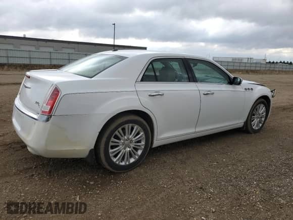 2011 Chrysler 300 C с VIN 2C3CK6CT5BH611869, выставлен на аукционе Copart как лот 52635475 с пробегом 110 386 миль миль и Списание • Salvage title. История ставок и продаж доступна на DreamBid. Изображение 3.