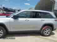 2022 Jeep Grand Cherokee Limited z VIN 1C4RJHBG5N8554821, wystawiony jako IAAI lot #42691159 z przebiegiem Nie podano mil oraz . Historia ofert i sprzedaży dostępna na DreamBid. Obrazek 14.