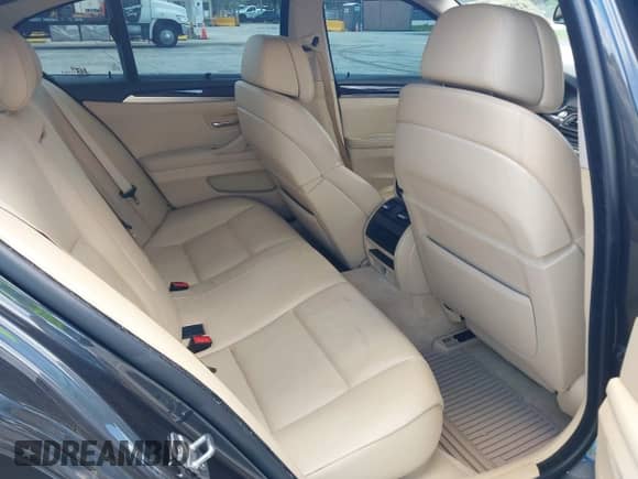 2011 BMW 5 Series 550i с VIN WBAFR9C53BC618293, выставлен на аукционе IAAI как лот 42977079 с пробегом 141 268 миль миль и . История ставок и продаж доступна на DreamBid. Изображение 8.