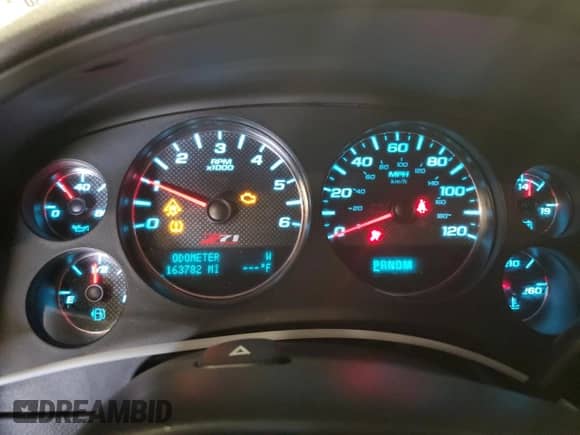 2011 GMC Sierra 1500 SLT z VIN 3GTP2WE30BG145648, wystawiony jako Copart lot #64944385 z przebiegiem 163 782 mil mil oraz Czysty tytuł • Clean title. Historia ofert i sprzedaży dostępna na DreamBid. Obrazek 9.