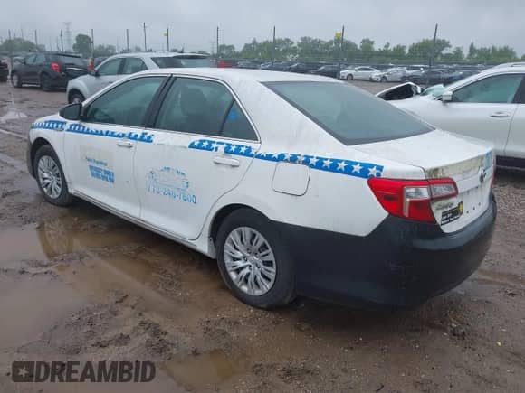 2013 Toyota Camry LE z VIN 4T1BD1FK0DU090370, wystawiony jako IAAI lot #42432008 z przebiegiem 266 087 mil mil oraz . Historia ofert i sprzedaży dostępna na DreamBid. Obrazek 3.