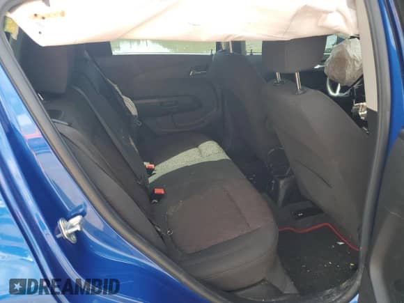 2020 Chevrolet Sonic LT z VIN 1G1JD6SB3L4102540, wystawiony jako Copart lot #63662965 z przebiegiem 57 190 mil mil oraz Szkoda całkowita • Salvage title. Historia ofert i sprzedaży dostępna na DreamBid. Obrazek 10.
