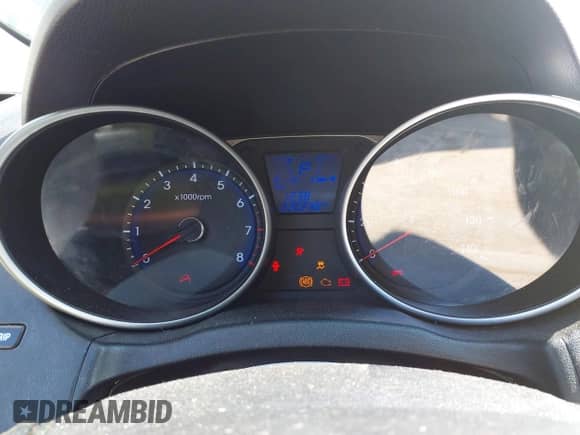 2011 Hyundai Tucson GLS with VIN KM8JU3AC2BU160178, listed as a IAAI auction lot 43047782 with 220,238 mi miles and . Bid and sale history available at DreamBid. Image 7.