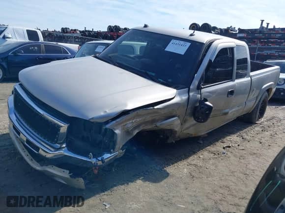 2004 GMC Sierra 1500 SLE with VIN 2GTEK19T941219505, listed as a IAAI auction lot 41431433 with 194,382 mi miles and . Bid and sale history available at DreamBid. Image 17.