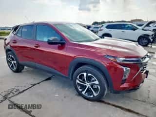 2024 Chevrolet Trax 1RS с VIN KL77LGE23RC223845, выставлен на аукционе Copart как лот 69823785 с пробегом 16 008 миль миль и Списание • Salvage title. История ставок и продаж доступна на DreamBid. Изображение 4.