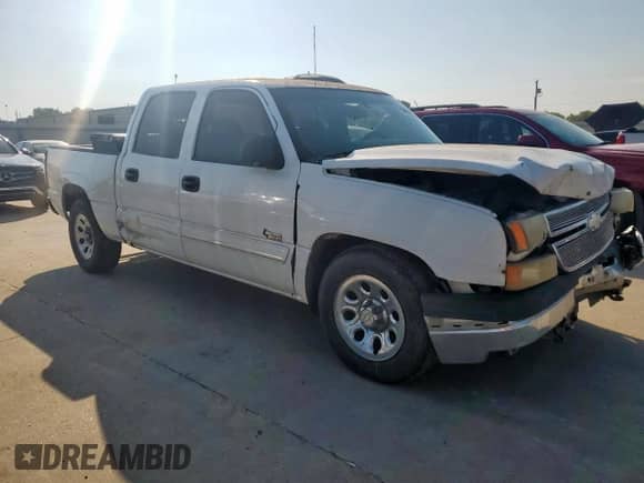 2007 Chevrolet Silverado 1500 LS with VIN 2GCEC13V171128790, listed as a Copart auction lot 68466575 with 312,729 mi miles and Salvage title. Bid and sale history available at DreamBid. Image 4.