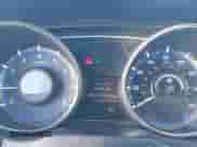 2013 Hyundai Sonata SE z VIN 5NPEC4ACXDH777372, wystawiony jako IAAI lot #43390082 z przebiegiem 107 207 mil mil oraz . Historia ofert i sprzedaży dostępna na DreamBid. Obrazek 7.