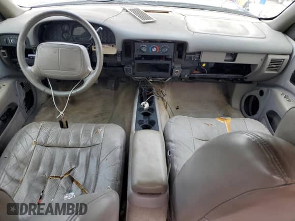 1995 Chevrolet Caprice с VIN 1G1BL52P7SR127231, выставлен на аукционе Copart как лот 85522985 с пробегом Не указан миль и Списание • Salvage title. История ставок и продаж доступна на DreamBid. Изображение 8.