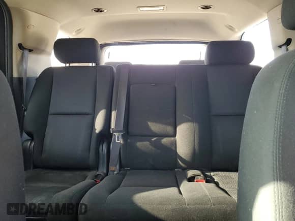 2010 Chevrolet Tahoe Commercial z VIN 1GNUKAE04AR131432, wystawiony jako Copart lot #84500884 z przebiegiem 248 405 mil mil oraz Szkoda całkowita • Salvage title. Historia ofert i sprzedaży dostępna na DreamBid. Obrazek 10.