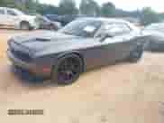 2015 Dodge Challenger SXT z VIN 2C3CDZAG6FH821338, wystawiony jako IAAI lot #43251442 z przebiegiem 160 796 mil mil oraz . Historia ofert i sprzedaży dostępna na DreamBid. Obrazek 2.