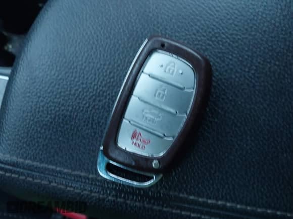 2015 Hyundai Sonata Limited z VIN 5NPE34AB7FH153264, wystawiony jako IAAI lot #43445541 z przebiegiem 105 mil mil oraz . Historia ofert i sprzedaży dostępna na DreamBid. Obrazek 11.