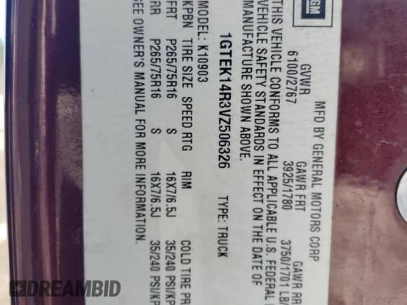 1997 GMC Sierra 1500 z VIN 1GTEK14R3VZ506326, wystawiony jako Copart lot #87036644 z przebiegiem 212 945 mil mil oraz Czysty tytuł • Clean title. Historia ofert i sprzedaży dostępna na DreamBid. Obrazek 12.