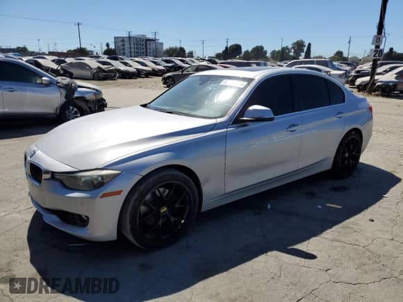 2015 BMW 3 Series 328i с VIN WBA3C1C55FP851743, выставлен на аукционе Copart как лот 80019625 с пробегом 92 293 миль миль и Списание • Salvage title. История ставок и продаж доступна на DreamBid. Изображение 1.