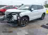 2023 Mitsubishi Outlander SE z VIN JA4J3UA88PZ060230, wystawiony jako IAAI lot #42748367 z przebiegiem 36 704 mil mil oraz . Historia ofert i sprzedaży dostępna na DreamBid. Obrazek 2.