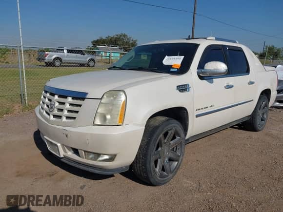 2010 Cadillac Escalade EXT Premium with VIN 3GYVKNEF8AG165649, listed as a IAAI auction lot 43319354 with Not provided miles and . Bid and sale history available at DreamBid. Image 2.