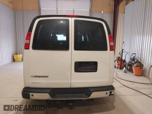 2019 Chevrolet Express Passenger LS с VIN 1GAWGEFG4K1200151, выставлен на аукционе IAAI как лот 41540721 с пробегом 111 873 миль миль и . История ставок и продаж доступна на DreamBid. Изображение 16.