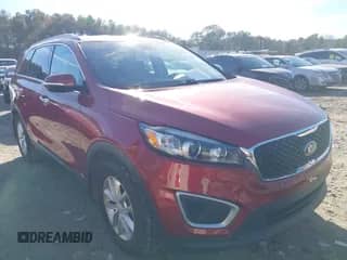2018 Kia Sorento LX z VIN 5XYPGDA50JG423071, wystawiony jako IAAI lot #41275965 z przebiegiem 87 264 mil mil oraz . Historia ofert i sprzedaży dostępna na DreamBid. Obrazek 1.