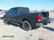 2018 Ram 1500 Express z VIN 1C6RR7FTXJS286833, wystawiony jako IAAI lot #41902890 z przebiegiem 29 560 mil mil oraz . Historia ofert i sprzedaży dostępna na DreamBid. Obrazek 3.