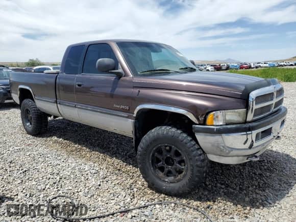 1998 Dodge 2500 с VIN 1B7KF2363WJ205625, выставлен на аукционе Copart как лот 58406125 с пробегом 207 135 миль миль и Списание • Salvage title. История ставок и продаж доступна на DreamBid. Изображение 4.