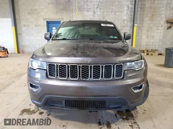 2017 Jeep Grand Cherokee Laredo with VIN 1C4RJFAG0HC740595, listed as a Copart auction lot 82113385 with 133,586 mi miles and Clean title. Bid and sale history available at DreamBid. Image 5.