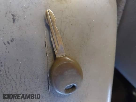 2004 Jeep Wrangler Sahara с VIN 1J4FA59S34P740481, выставлен на аукционе IAAI как лот 43008956 с пробегом 210 346 миль миль и . История ставок и продаж доступна на DreamBid. Изображение 11.