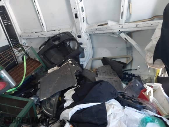 2020 Ram ProMaster Cargo z VIN 3C6TRVBG8LE127219, wystawiony jako IAAI lot #41229938 z przebiegiem Nie podano mil oraz . Historia ofert i sprzedaży dostępna na DreamBid. Obrazek 8.