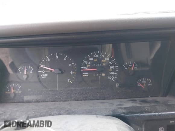 1995 Jeep Grand Cherokee Laredo with VIN 1J4GZ58Y2SC582464, listed as a IAAI auction lot 43330659 with 210,650 mi miles and . Bid and sale history available at DreamBid. Image 7.