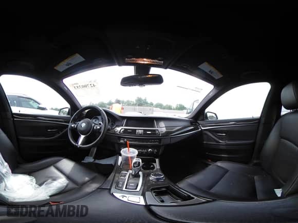 2014 BMW 5 Series 535i xDrive с VIN WBA5B3C53ED535782, выставлен на аукционе IAAI как лот 42700353 с пробегом 151 208 миль миль и . История ставок и продаж доступна на DreamBid. Изображение 17.