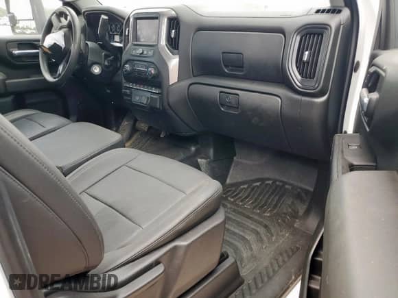 2020 Chevrolet Silverado 3500HD Work Truck z VIN 1GC3YSEY4LF233638, wystawiony jako Copart lot #68345195 z przebiegiem 92 988 mil mil oraz Szkoda całkowita • Salvage title. Historia ofert i sprzedaży dostępna na DreamBid. Obrazek 10.